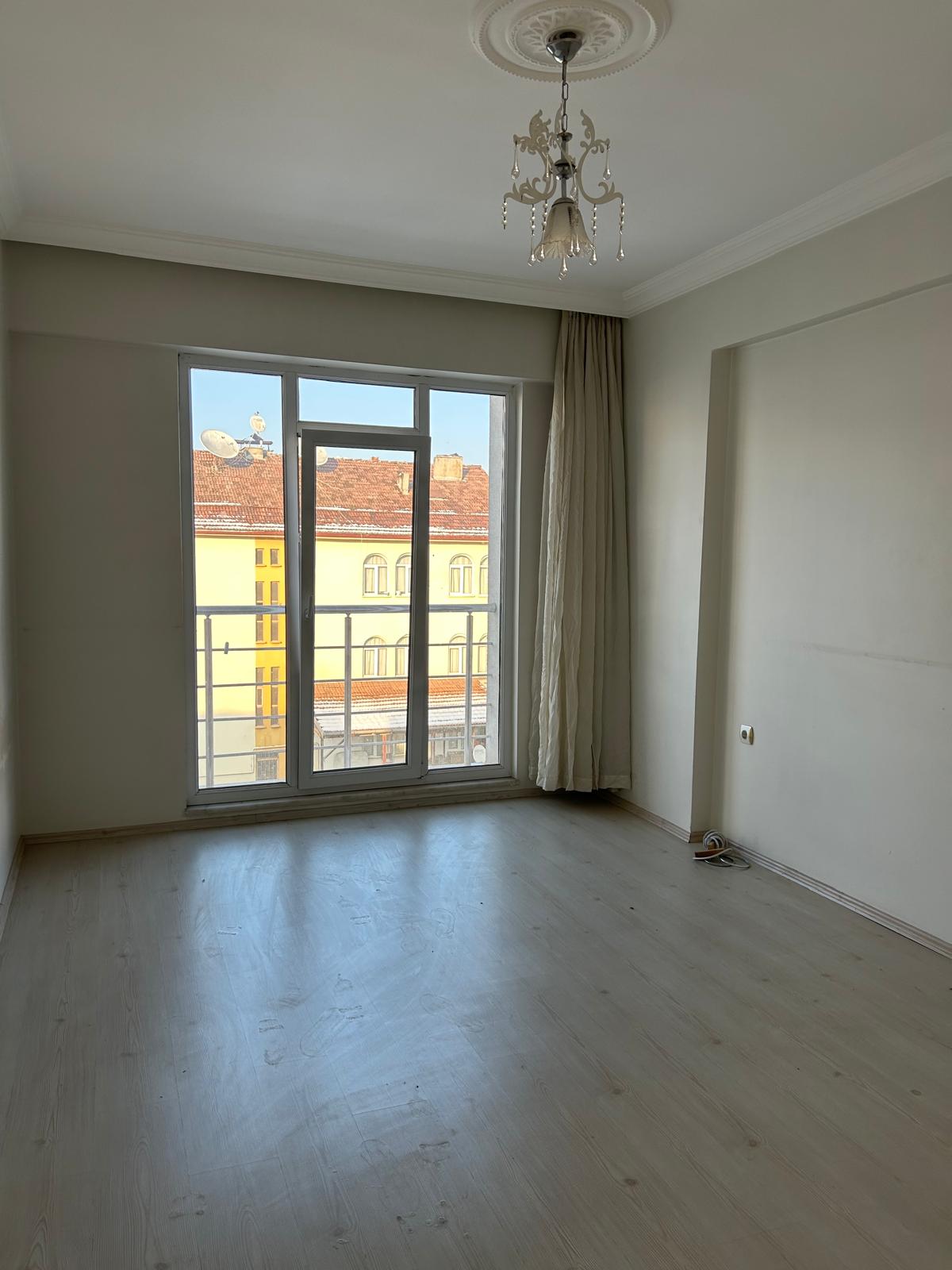 Erbaa Cumhuriyet Mahallesinde 2+1 Kiralık Daire - Resim 4